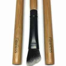 Load image into Gallery viewer, Angled Eye Blending Makeup Brush - Bamboo
