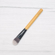 Load image into Gallery viewer, Foundation Makeup Brush - Bamboo
