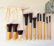 Load image into Gallery viewer, Foundation Makeup Brush - Bamboo
